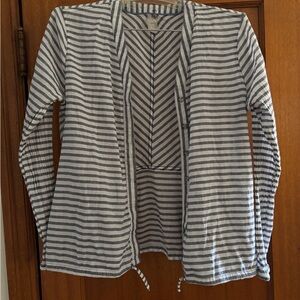 Mountain hardware lightweight long sleeve shirt jacket